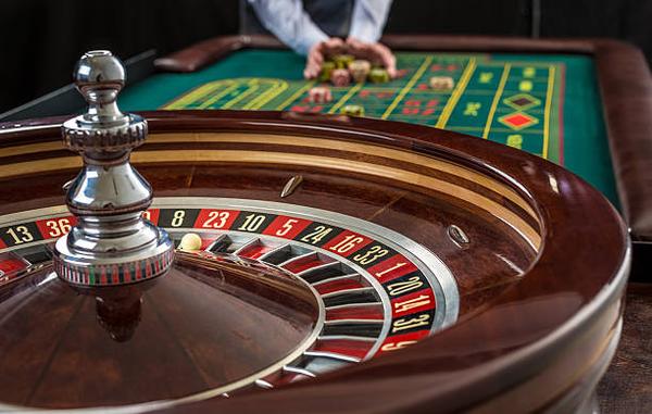 Learn About Live Blackjack Tables at オンラインカジノ Casinos
